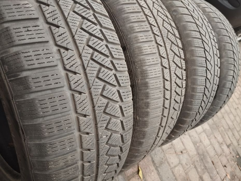 255/60R18 Continental