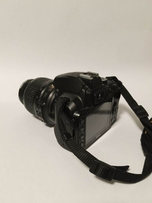 Nikon D 3000 + 18-55 mmVR  bdb stan plus obiektyw
