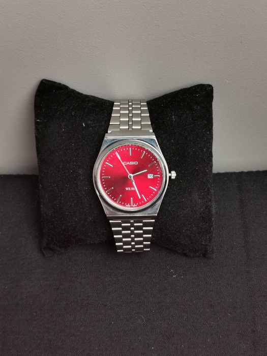Elegancki zegarek Casio MTP-B145D czerwony