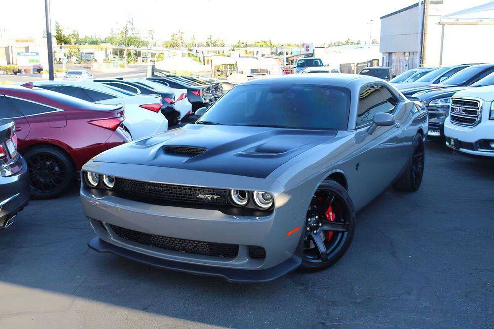 Dodge Challenger SRT Hellcat      2017