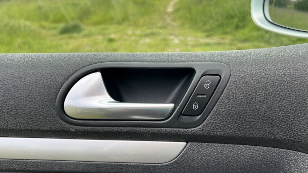 Volkswagen Golf 5 1.6 MPI