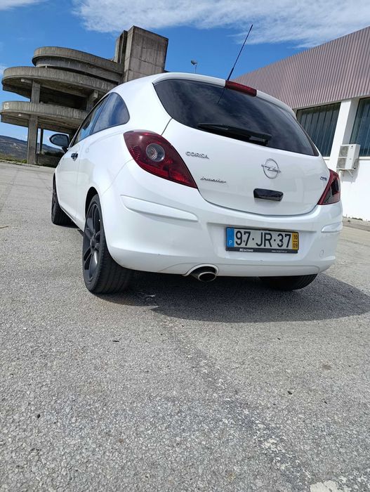 Opel corsa black edition