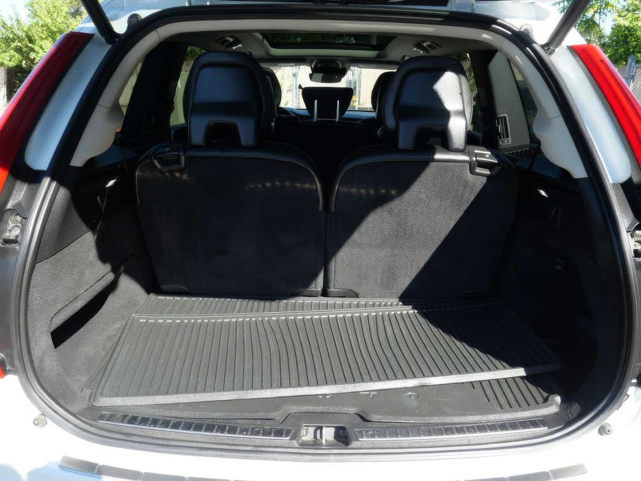 Volvo XC90      2020