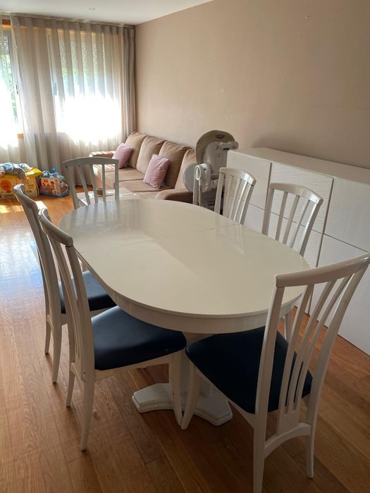 Dining Table with Lacquered Chairs64740309806209122