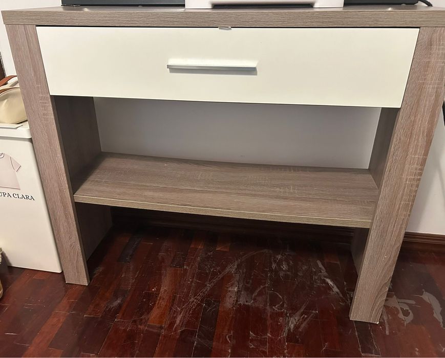 Conjunto de moveis em bom estado