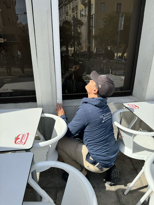 Tecnico de ar condicionado certificado.