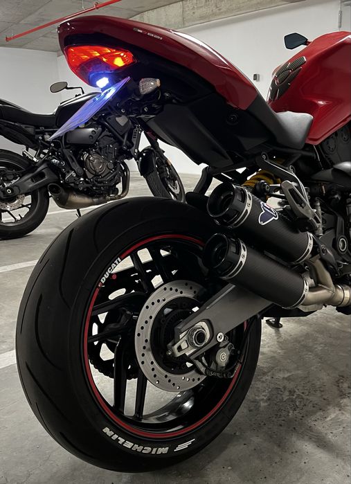 Ducati Monster 821 Red 2018
