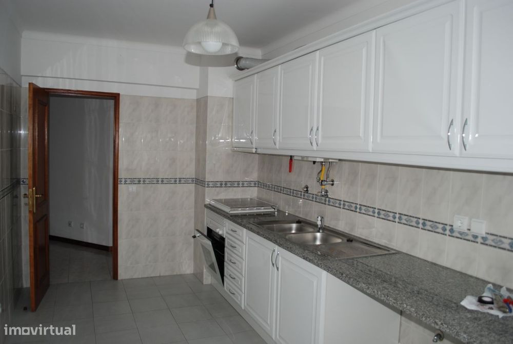 T2 em Corroios, pronto a habitar por 950€