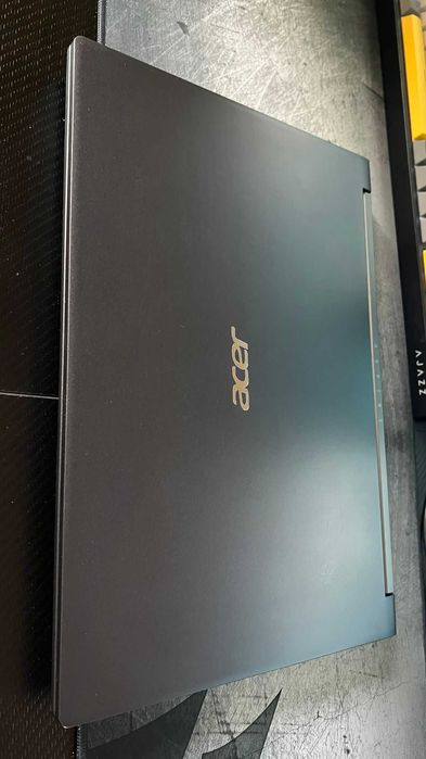 Laptop Acer Aspire 7 A715-42G