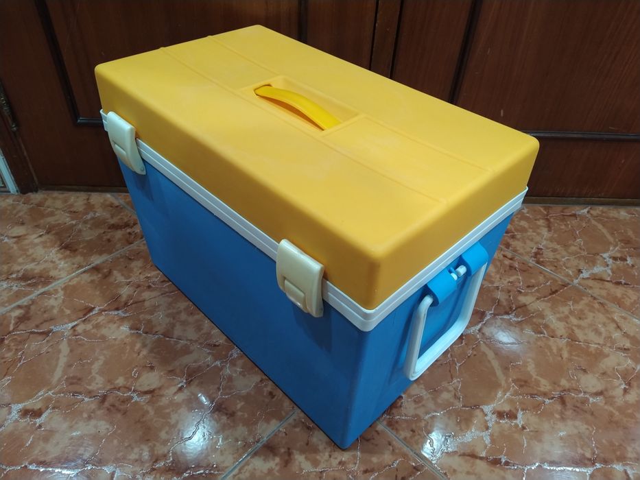 Caixa térmica arca geleira campismo praia casa quarto apartamento vivenda escritório gabinete carro cozinha.