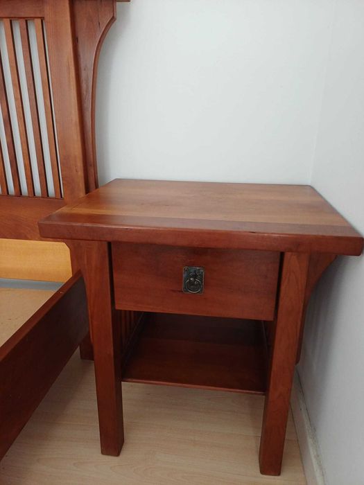 Mobília de quarto em cerejeira