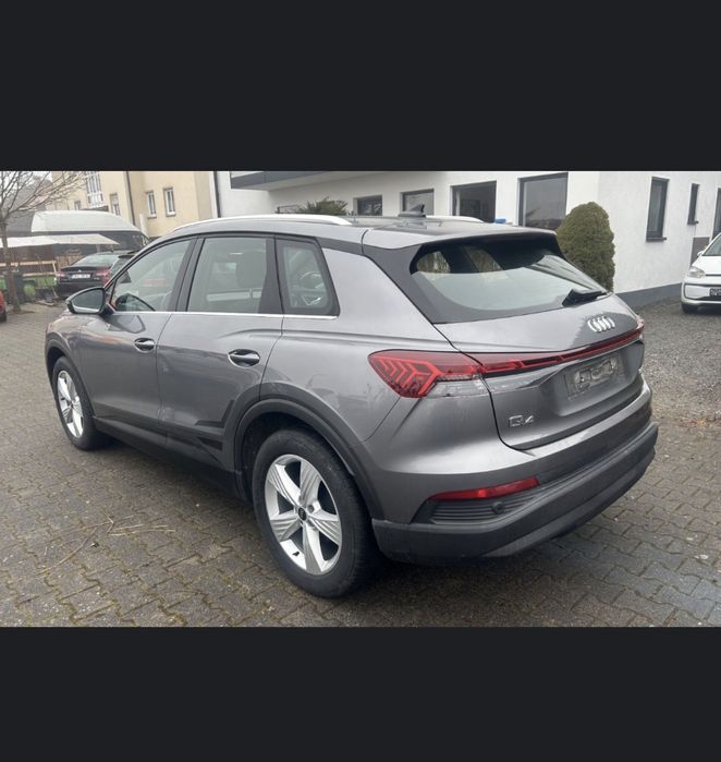 Audi Q4 - Etron 35 (Com garantia AUDI)