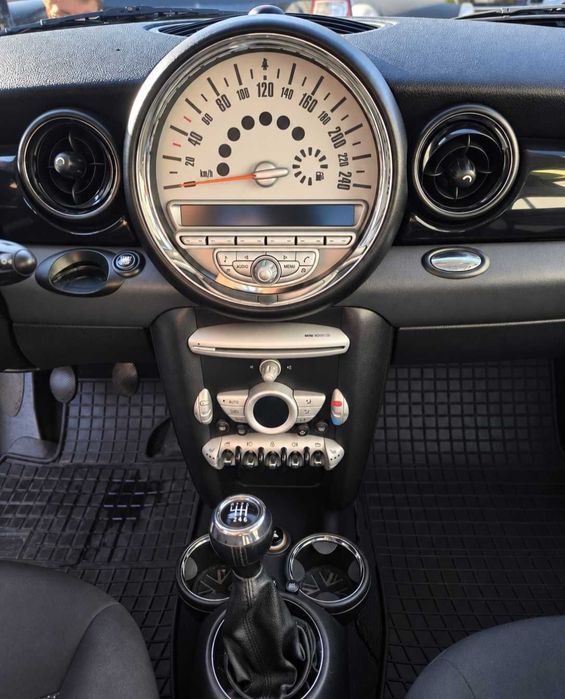 Mini 1.6 120 KM Perarda