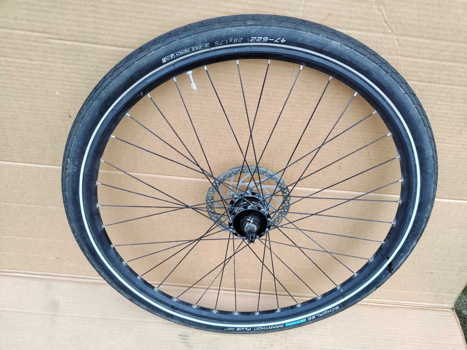 PIĘKNE przednie koło 28",dynamo,tarcza, opona SCHWALBE
