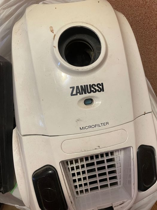 Пилосос Zanussi робочий
