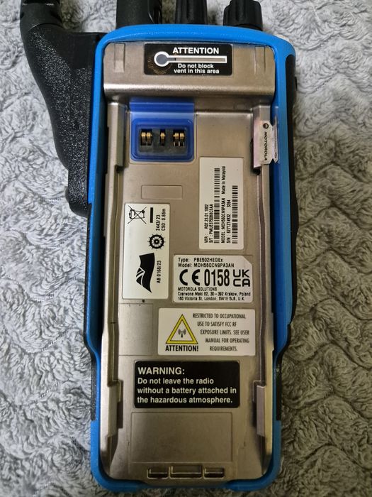 Radiotelefon MOTOROLA DP4801 + Mikrofonogłośnik MOTOROLA PMMN4094A