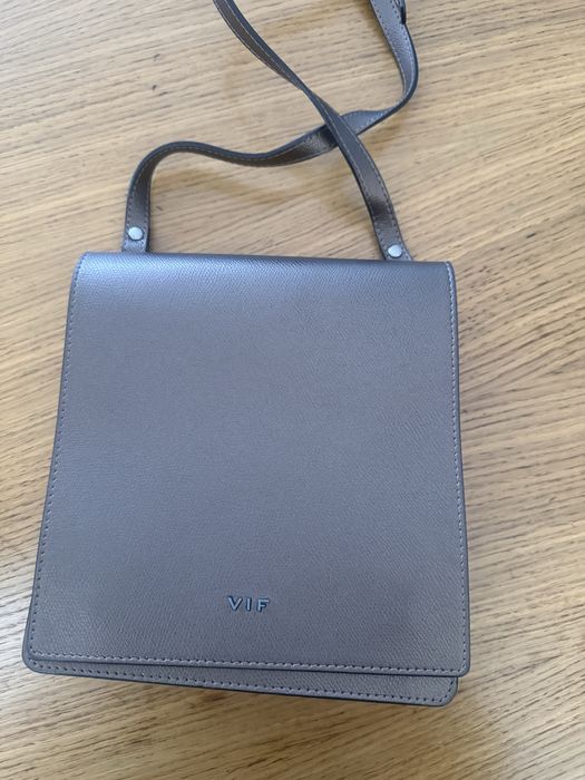 Продам кожаную сумку VIF