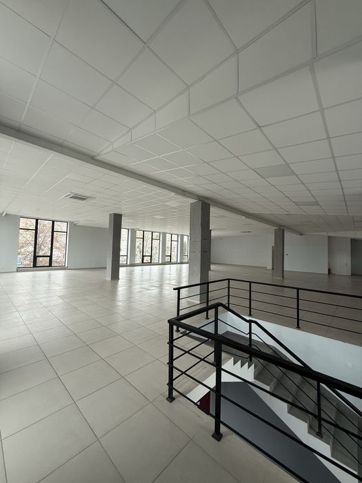 Оренда комерційного приміщення 430 м², 2 поверх, 2 входи, 200 грн/м²