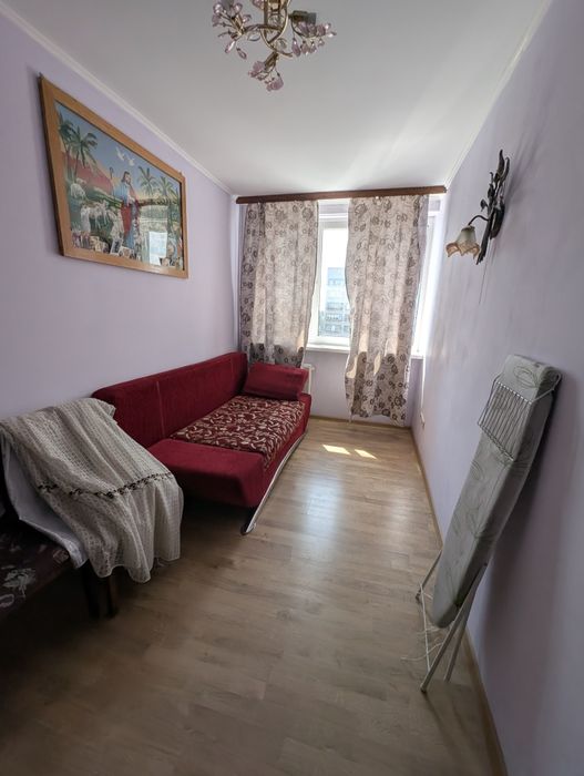 Оренда двох прохідних кімнат в гуртожитку вул Орлина 8а