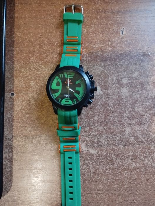 Часы спортивные на