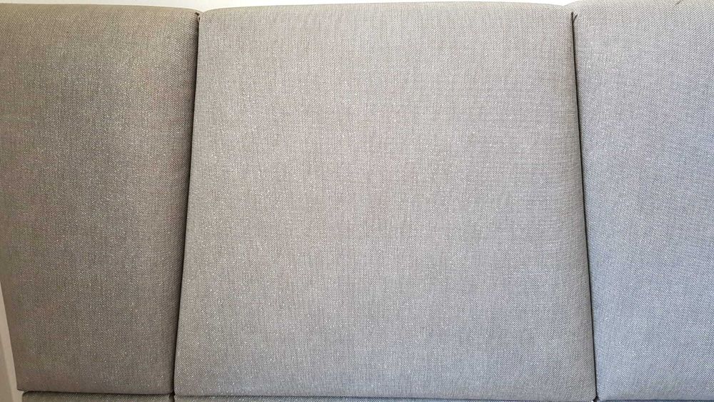 Cama de Casal Exclusiva em Madeira Maciça totalmente acolchoada - Design Premium