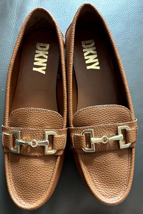 DKNY brązowe mokasyny, półbuty z logiem i złotym detalem ozdobnym