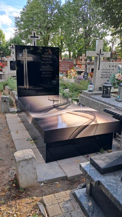 Nagrobek Kompozyt Premium 4299 zł z montażem oraz dostawą Promocja.