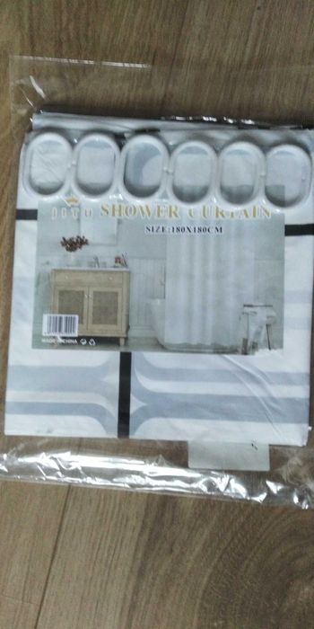 Штора для ванної або душу