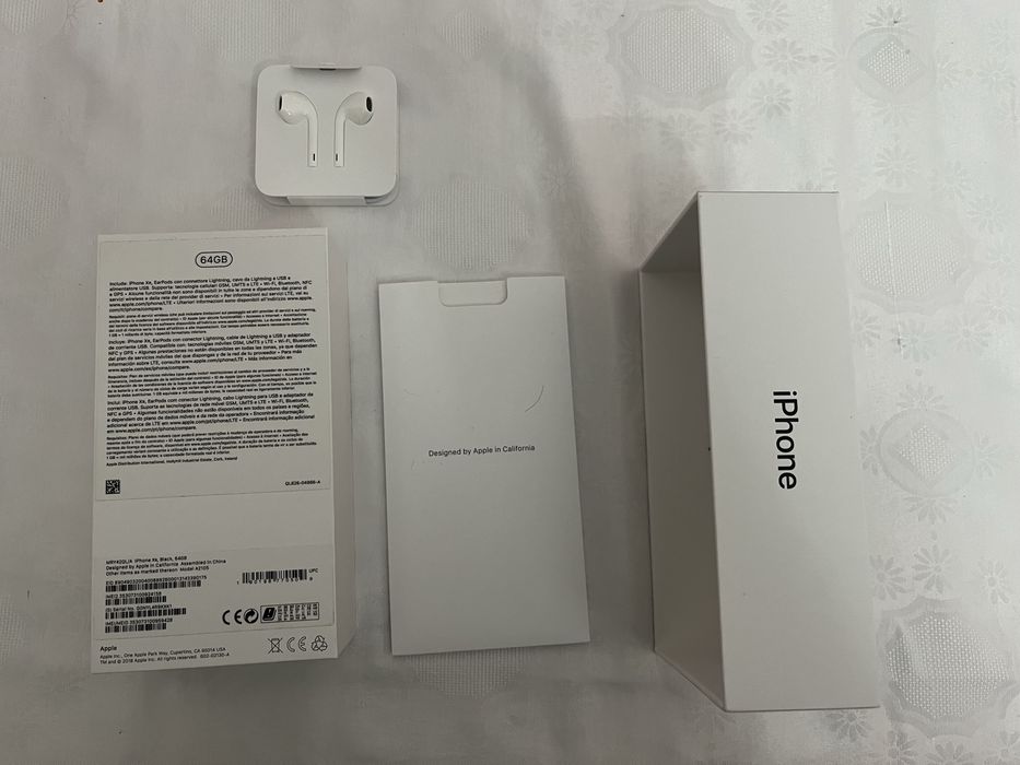 Caixa Iphone XR c/ acessorios