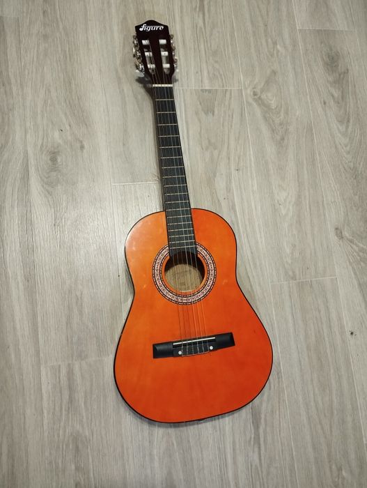 Гітара Figure 1/2