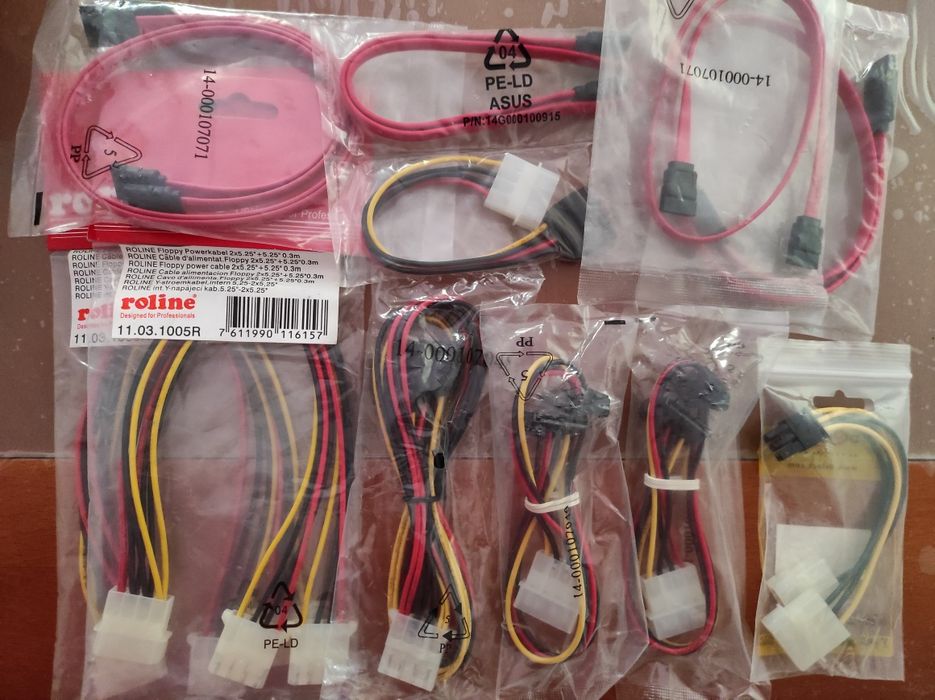 Caixa com +40 cabos novos64585127467139121