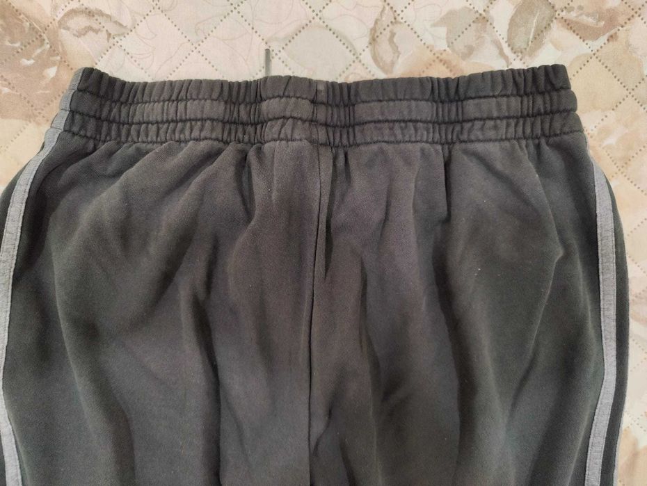 Calças de treino Adidas tam. L em excelente estado