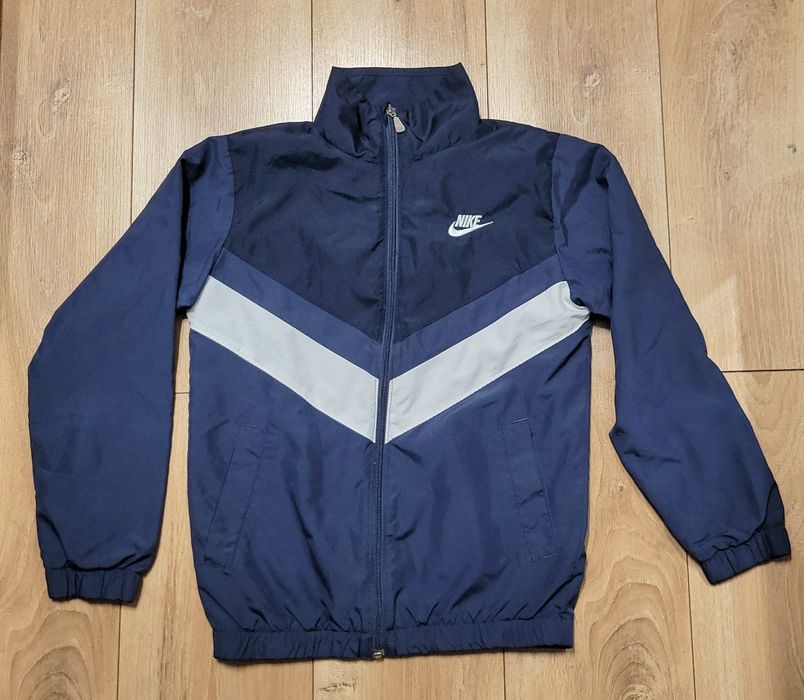 Bluza kurtka  wiatrówka Nike roz 10-12, 140-152 cm lat jak nowa