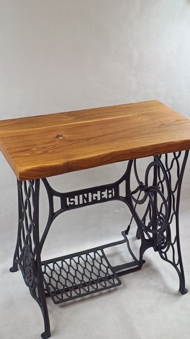 Stolik z maszyny maszyna SINGER do szycia  pod laptop biurko