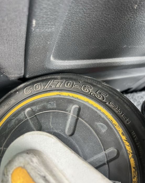 Цельнолитая антипрокольная шина для самоката 8.5 дюймов и 10 дюймов