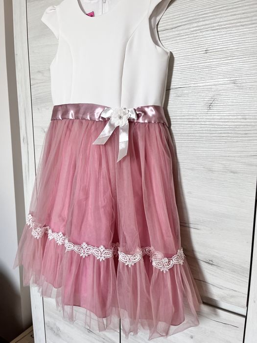 Sukienka elegancka wizytowa 158 z tiulem biała różowa