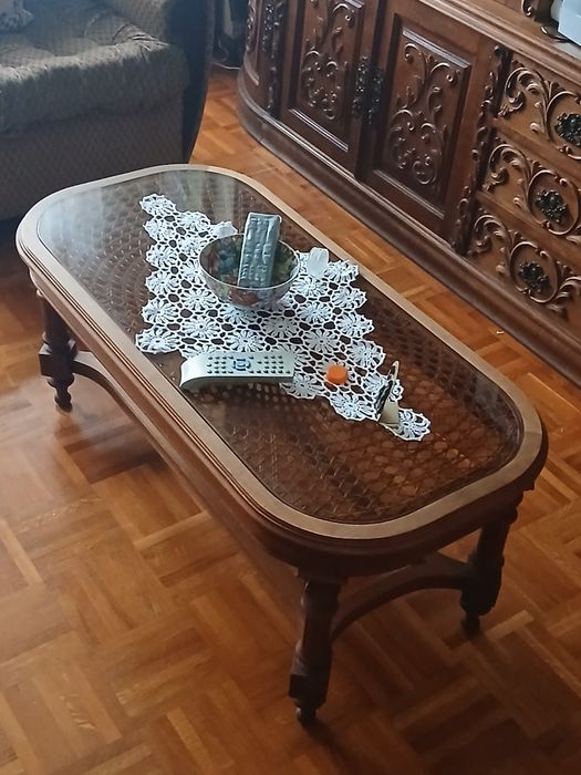 Sofás e mesa de sala