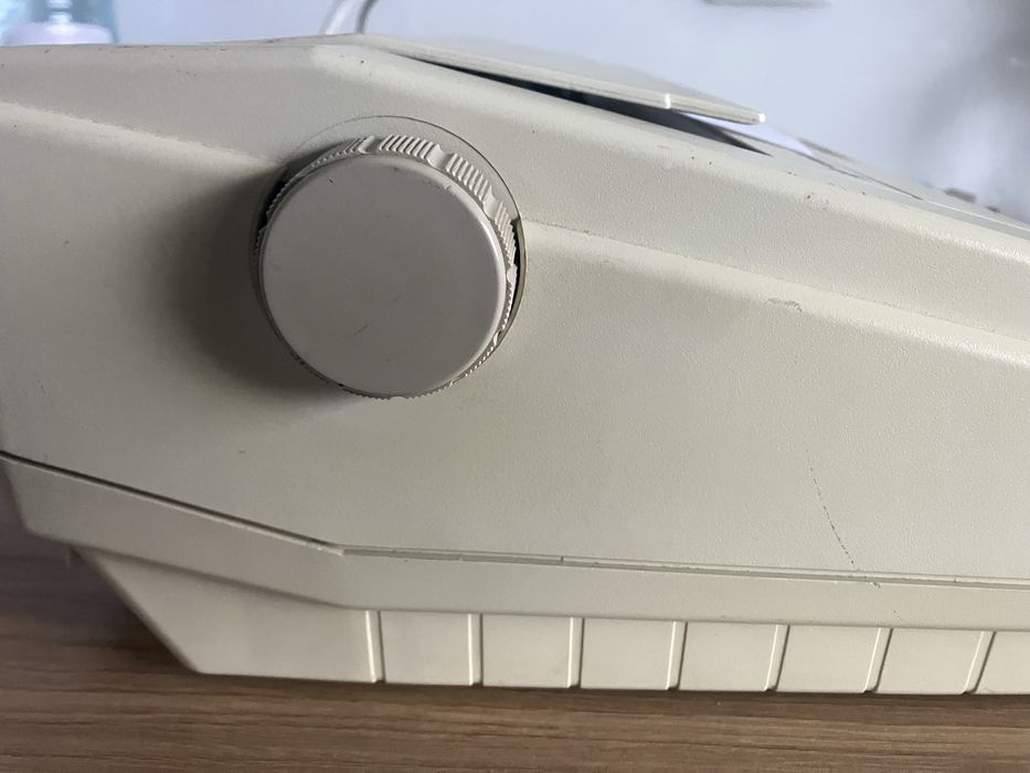 Maszyna do pisania Hermes TT 11 D