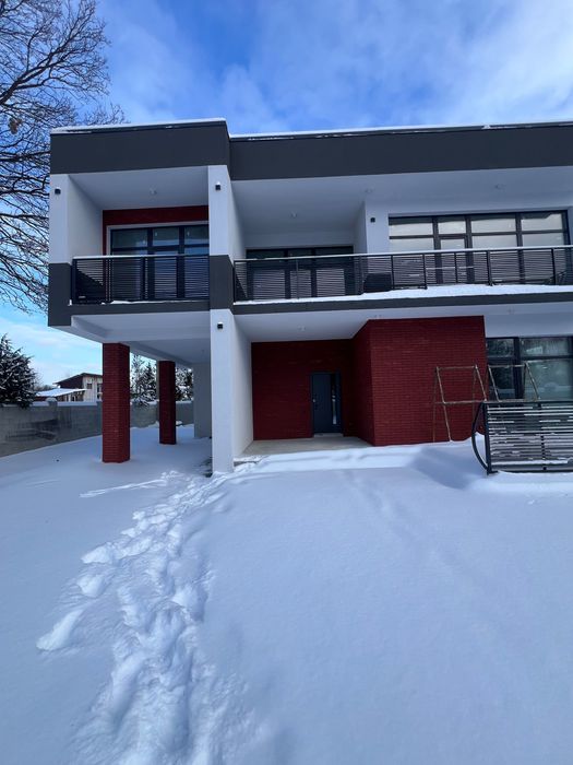 Продаж сучасний котедж  у Бірках