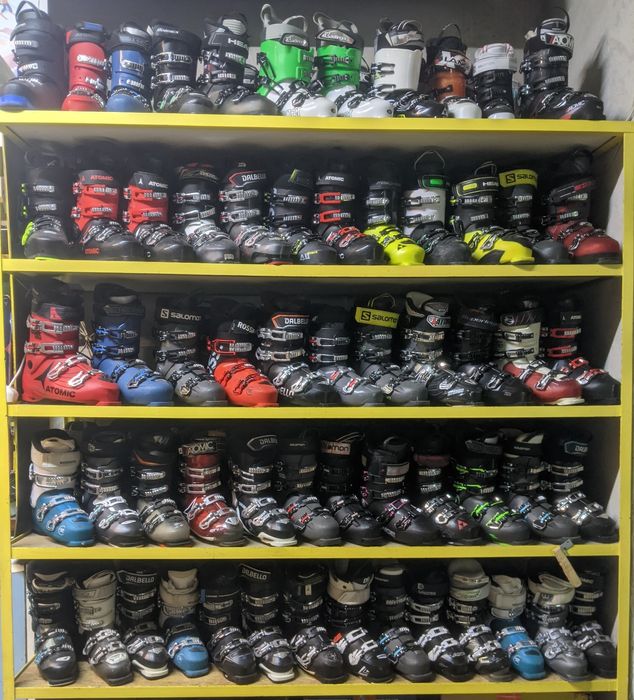 Гірськолижні черевики вживані, свіжі моделі