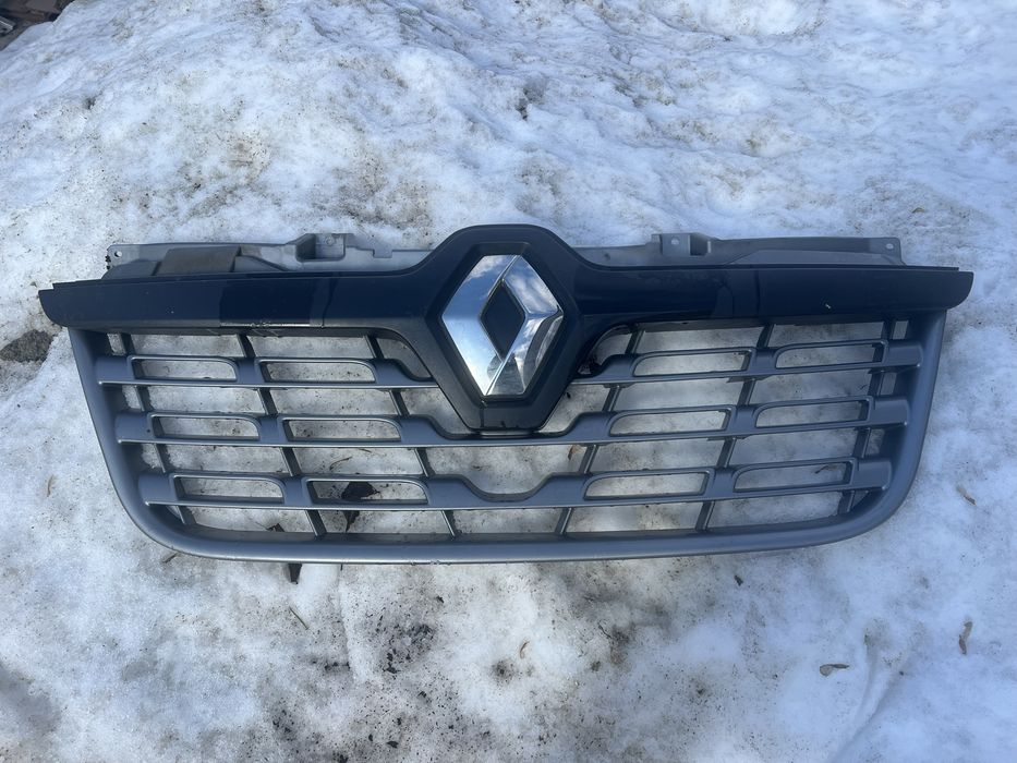 Решітка  рено мастер 3