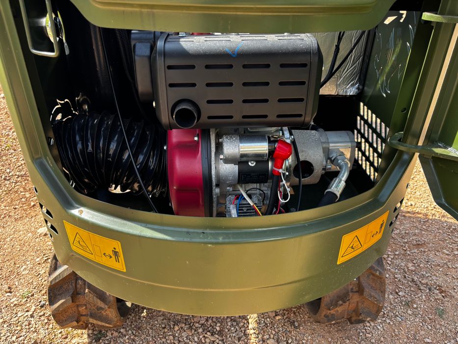 Mini-giratória 1300kg - Nova