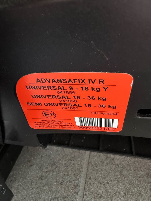 Britax Römer Advansafix IV R