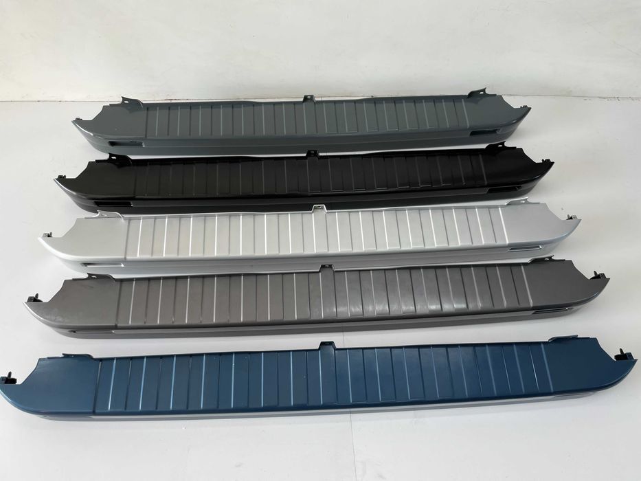 Zderzak tył Trafic III lift różne kolory Nowe