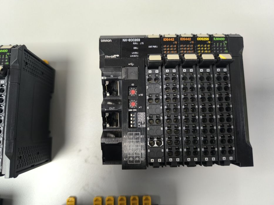 Material automação OMRON