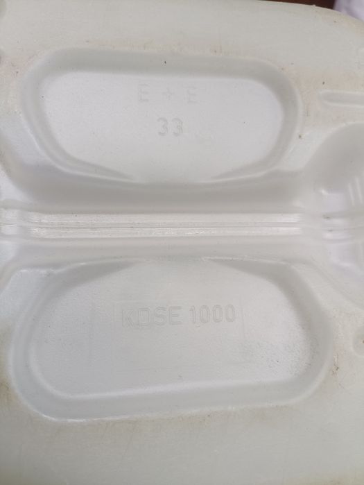 Продам каністри з під води. 10 л,висота 30 см ,діаметр 80 см