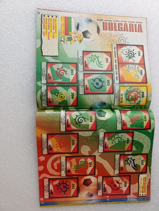 Caderneta de cromos de futebol vazia Euro 2004 Panini