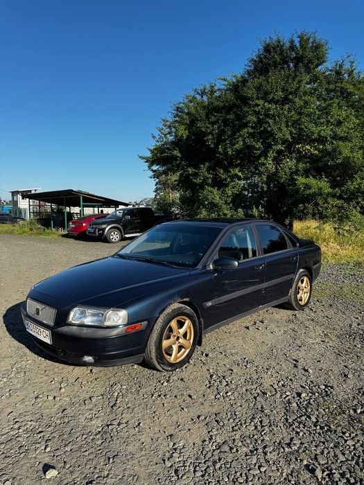 Автомобіль Volvo s80