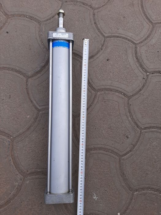 Пневматический цилиндр