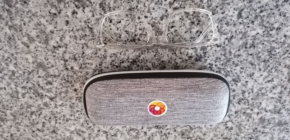 Óculos de sol marca vogart novos